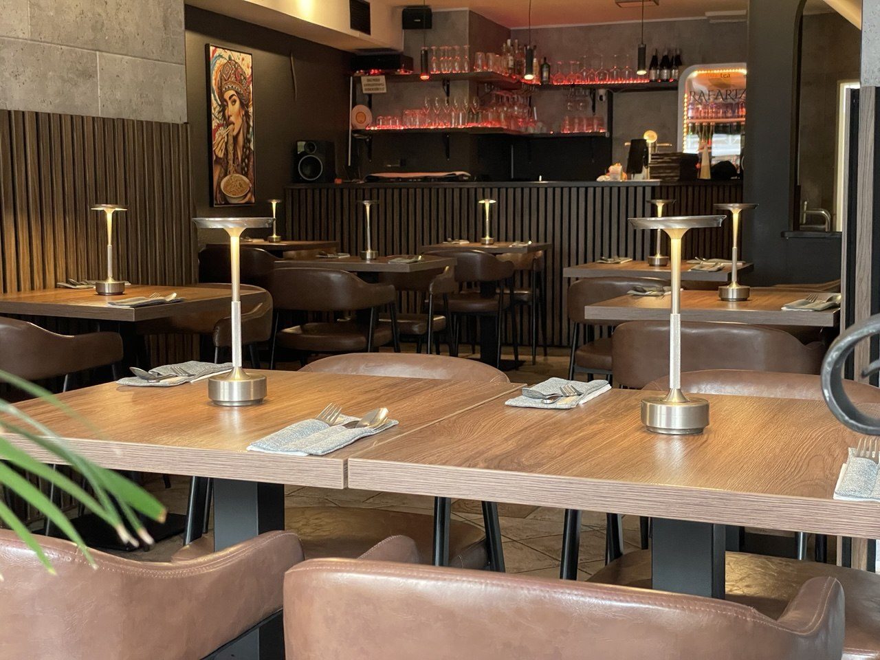Interiér restaurace Rafariz Noodle House